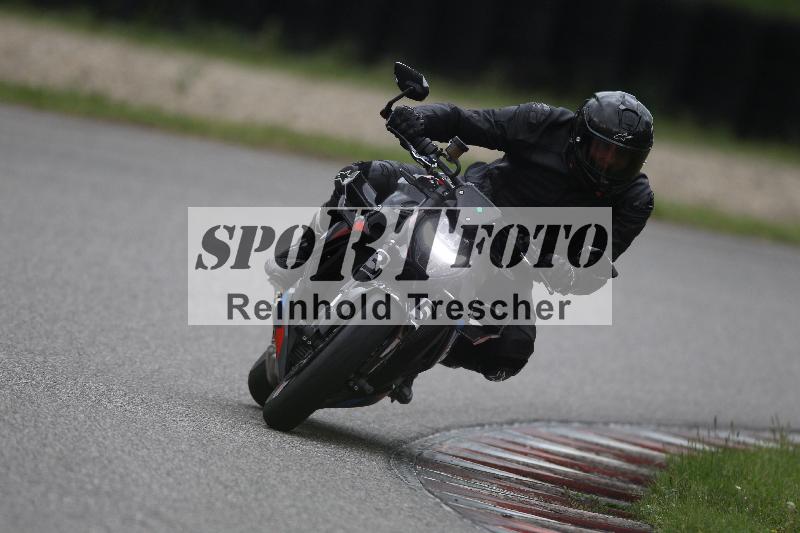 Archiv-2025/10 23.04.2025 Cornu Master School ADR/gruen-vert/35